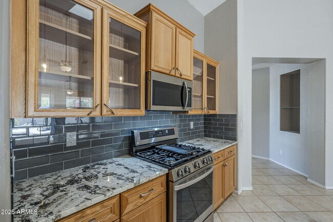Building Photo - 14335 W Country Gables Dr
