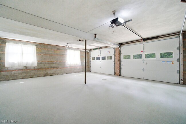 Building Photo - 3331 Edington Rd