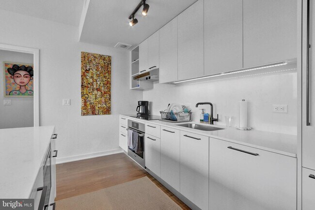 Building Photo - 1625 Eckington Pl NE