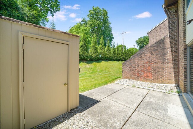 Building Photo - 3 Bed 2.5 Bath Townhome in Chesterbrook