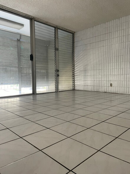 Building Photo - 827 Kinau St