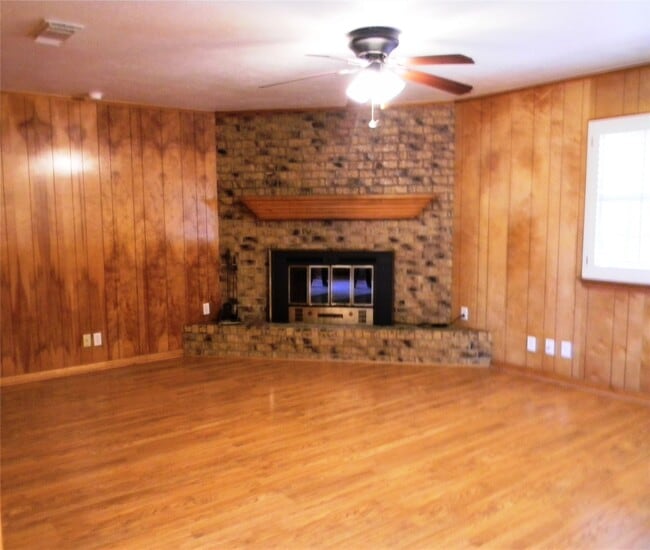 Building Photo - 25598 Kimbro Rd