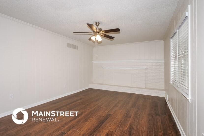 Building Photo - 207 E Pecan Valley St