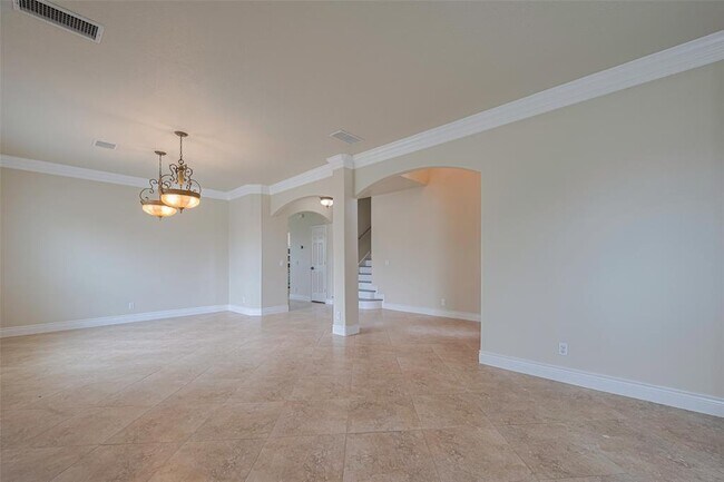 Building Photo - 5703 Saragosa Dr