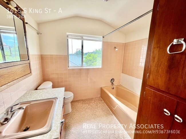 Building Photo - 1615 S King St