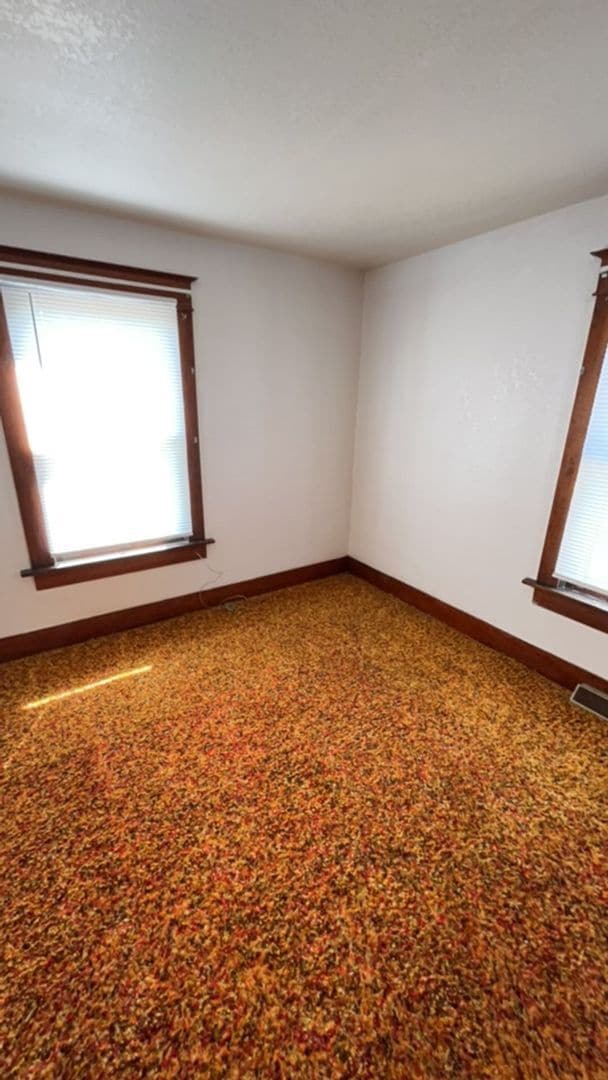 Building Photo - Farm House For Lease