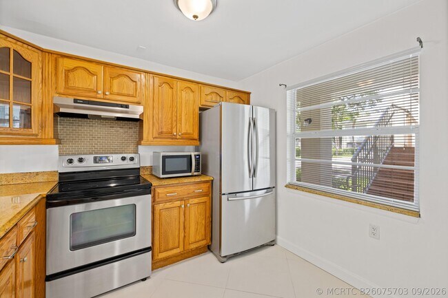 Building Photo - 1105 Bahama Bend