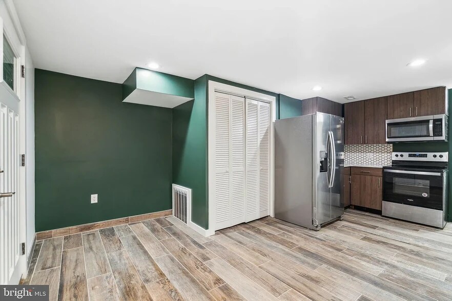 Building Photo - 2146 N Van Pelt St