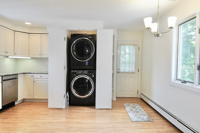 Building Photo - 120 Farwell St