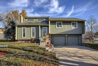 Building Photo - Light-Filled 4-Bedroom in Millard!!