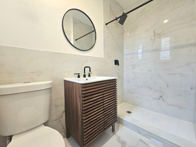 Building Photo - 1 Dewitt Rd