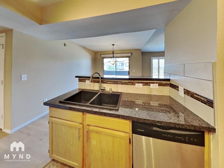 Building Photo - 45 Maleena Mesa St