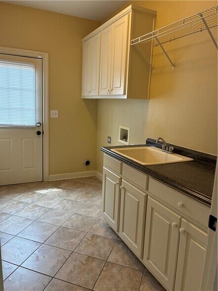 Building Photo - 1560 Water Shine Way