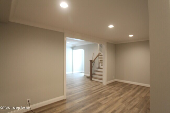Building Photo - 6133 Shooting Star Dr
