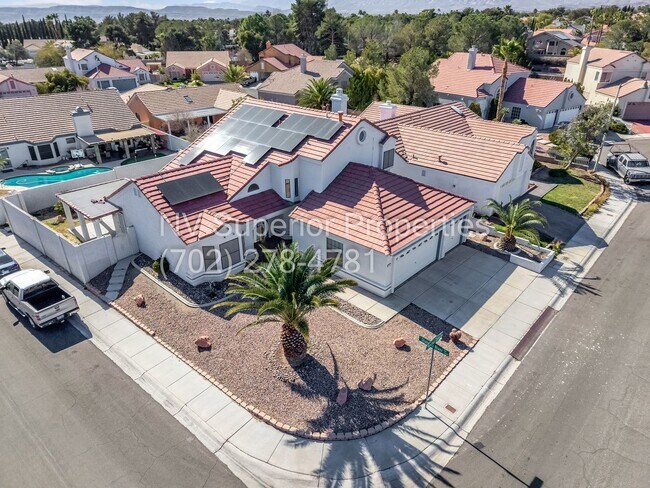 Building Photo - SW The Lakes!!!! Pool!!! Spa!!! Solar Panels!!! Primary bedroom downstairs!!! 3 Car Garage!!!