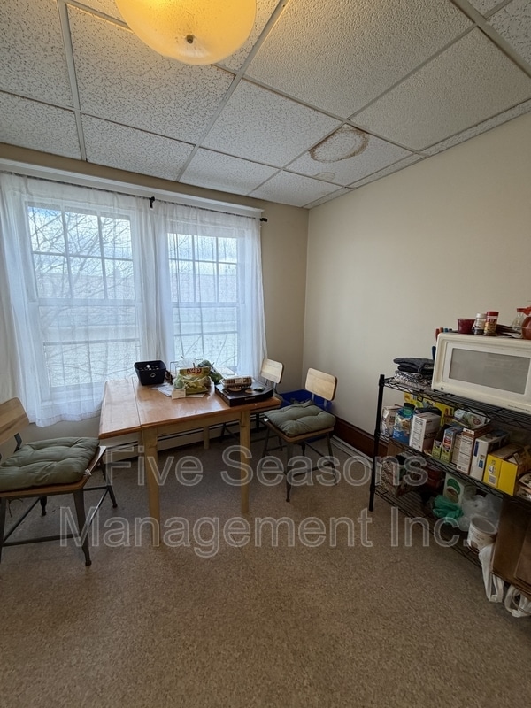 Building Photo - 465-467 Colchester Avenue - 2