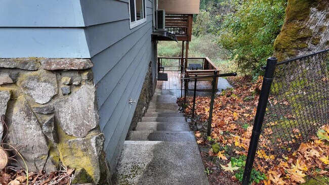 Building Photo - 11582 Washougal River Rd