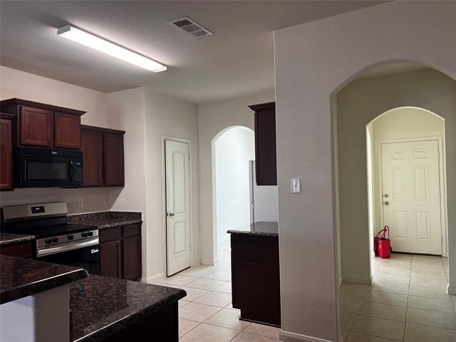 Building Photo - 208 Cottonwood Dr