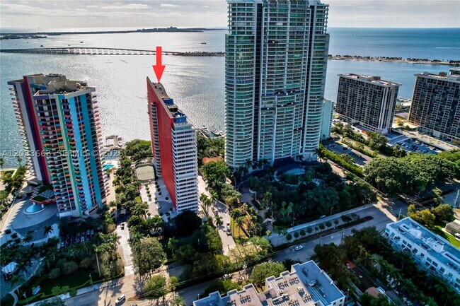Building Photo - 1627 Brickell Ave