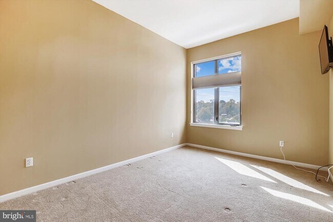 Building Photo - 2720 S Arlington Mill Dr