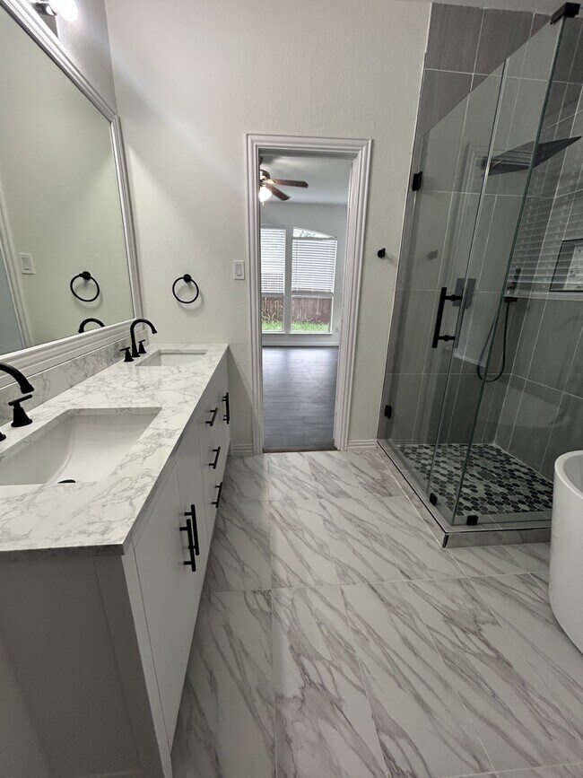 Building Photo - 412 Cypress Hill Dr