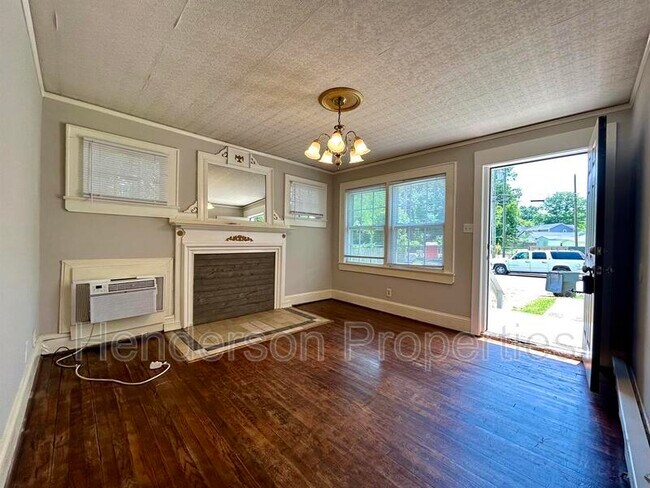 Building Photo - 2549 Pinckney Ave