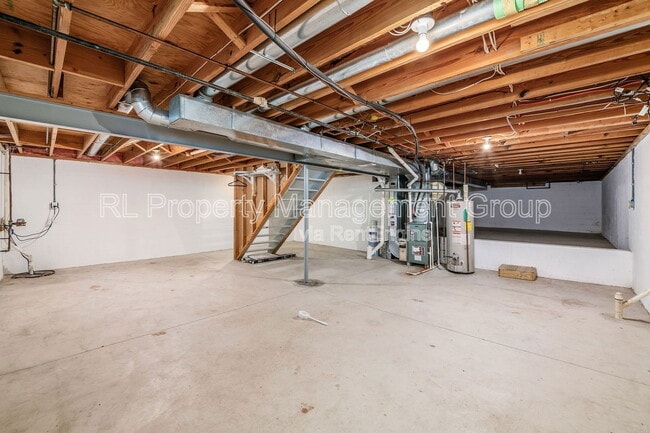 Building Photo - 2940 Wynridge Dr