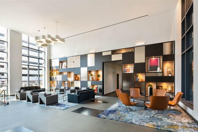 Building Photo - 199 2nd St