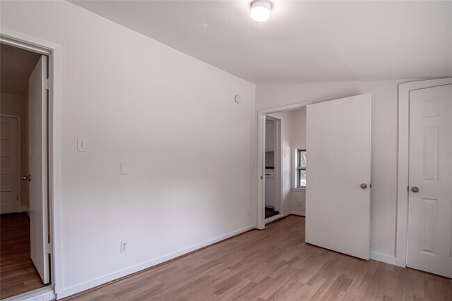 Building Photo - 3141 Old Houston Rd