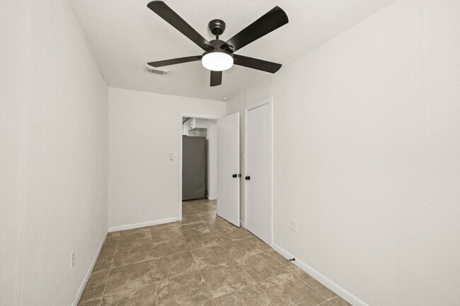 Building Photo - 6711 Pickett Dr