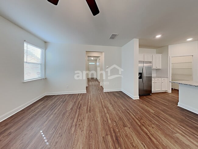 Building Photo - 7049 Creeksong Dr