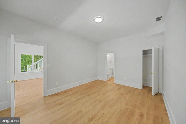 Building Photo - 10205 Sorrel Ave