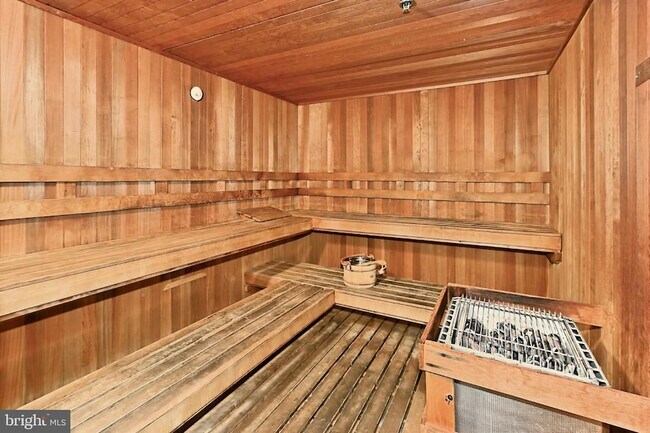 Building Photo - 2151 Jamieson Ave