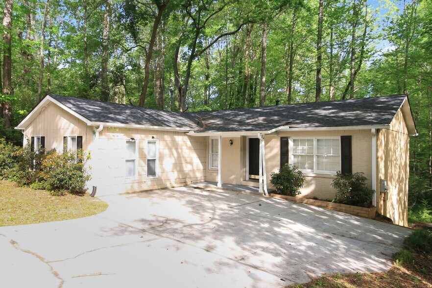 Building Photo - 837 Hemingway Rd