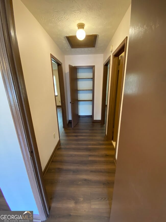 Building Photo - 129 Tanglewood Dr