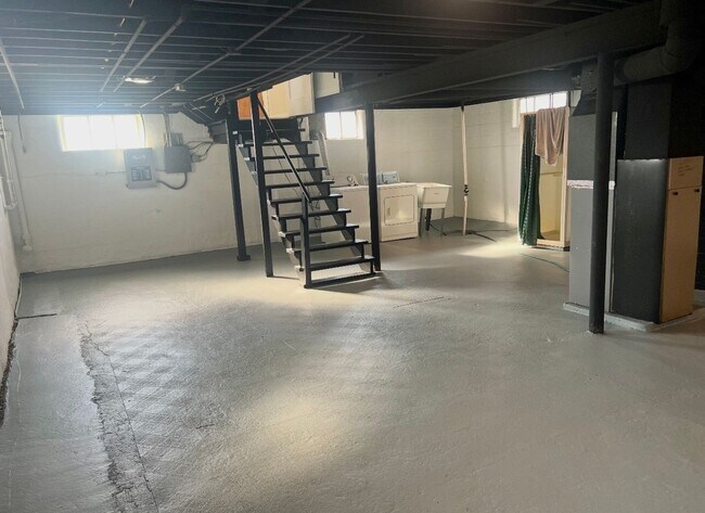 Building Photo - 406 Wills Ave