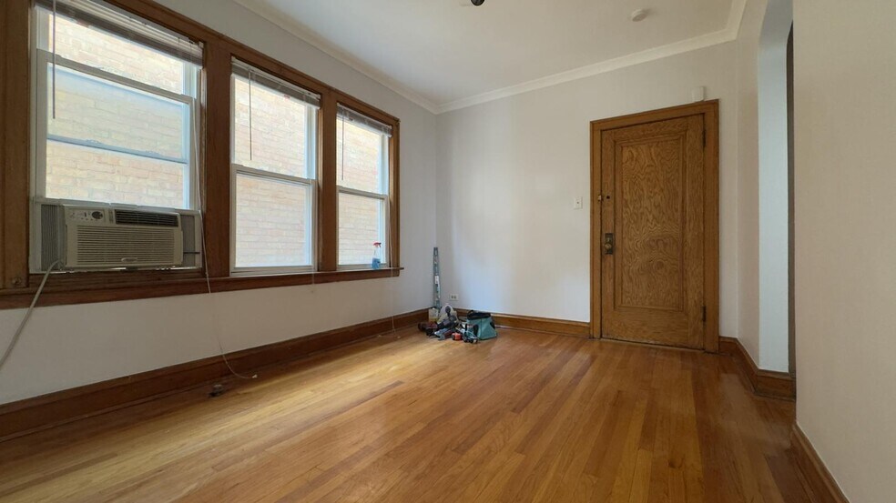 Building Photo - 6855 W Addison St