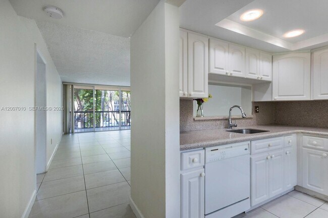 Building Photo - 10855 SW 112th Ave