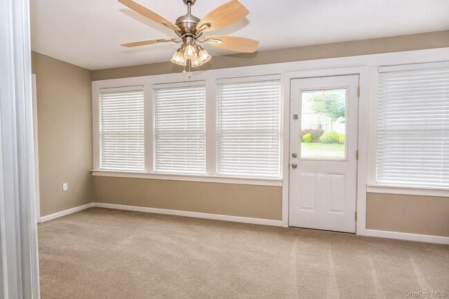 Building Photo - 263 Tamerisk Ln