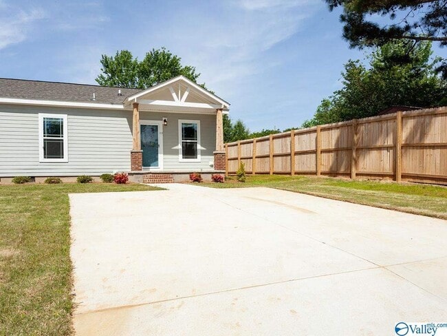 Primary Photo - 334 Clutts Rd