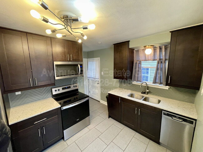 Building Photo - 9526 Big Bend Rd