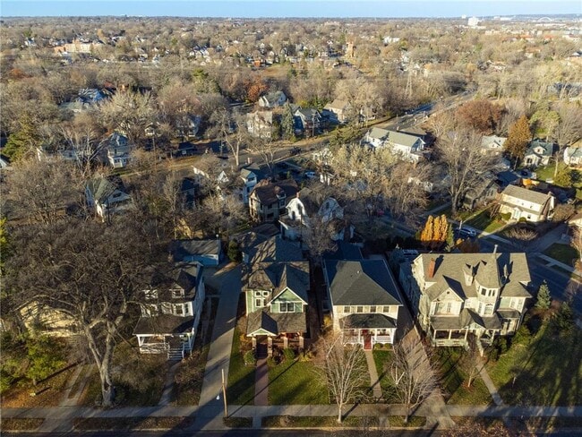 Building Photo - 2012 W Laurel Ave