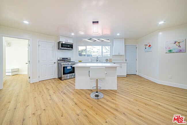 Building Photo - 5631 La Mirada Ave
