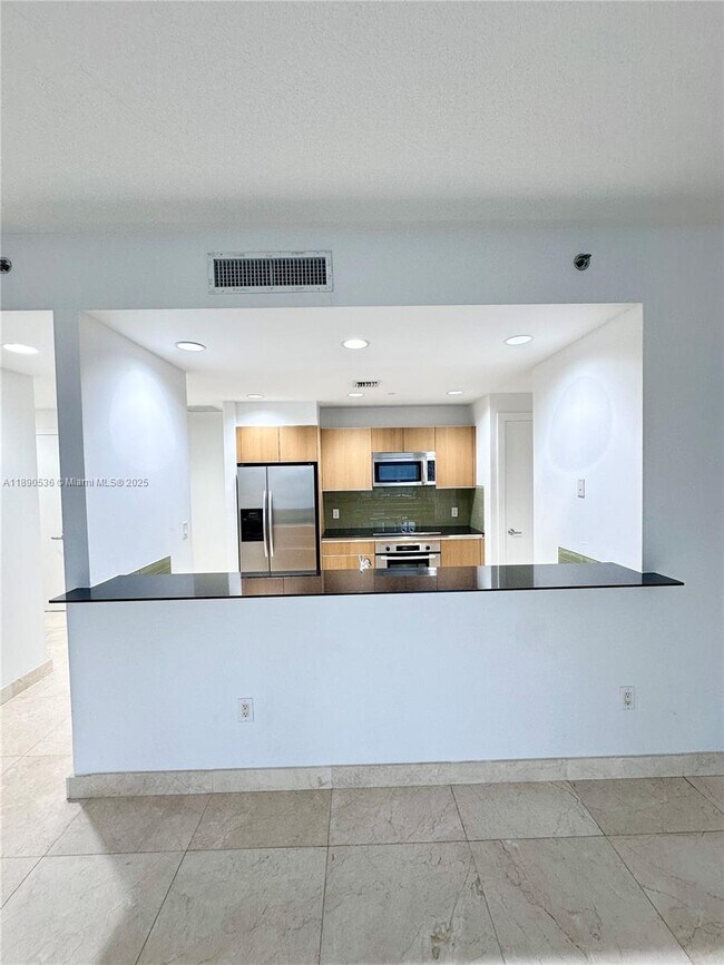 Building Photo - 1050 Brickell Ave