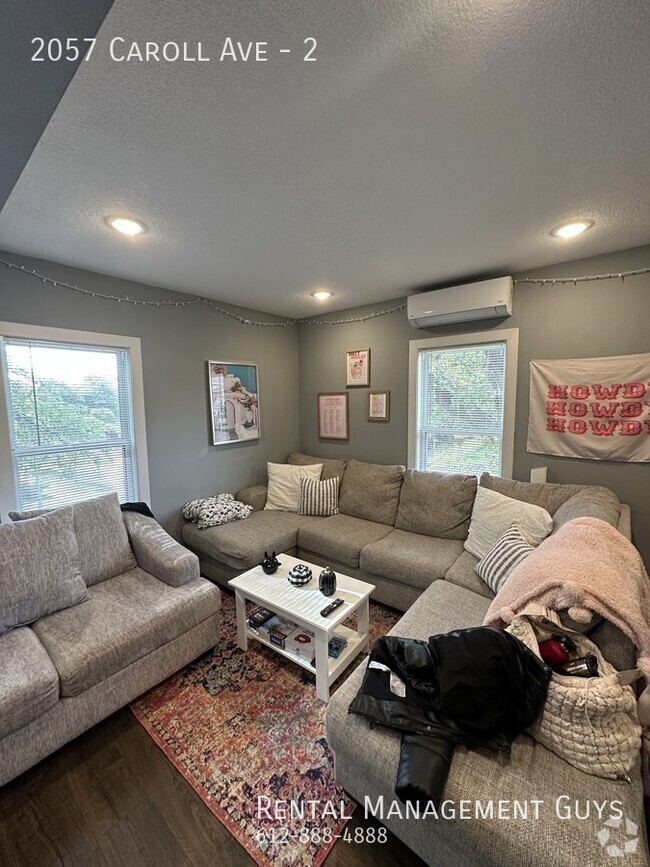 Building Photo - Beautiful 4 Bedroom! Students Welcome!