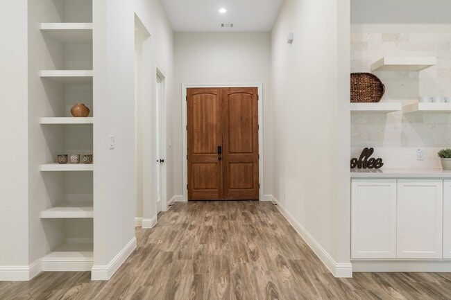 Building Photo - 12110 W Tara Plantation Dr