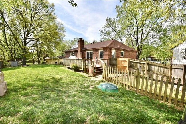 Building Photo - 1013 NW Berkshire Dr