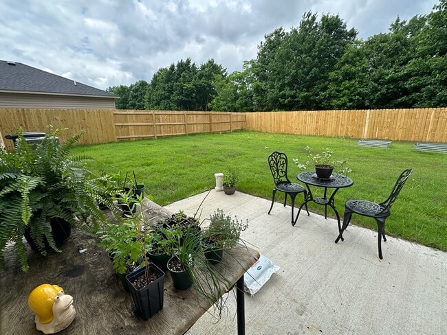 Building Photo - 2358 S Ouachita Dr