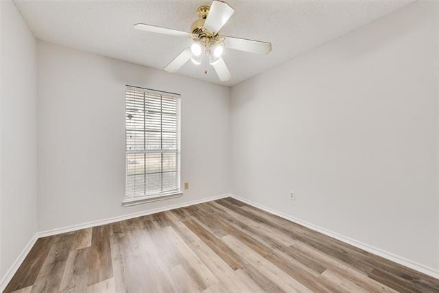 Building Photo - 1317 Lakeshore Dr