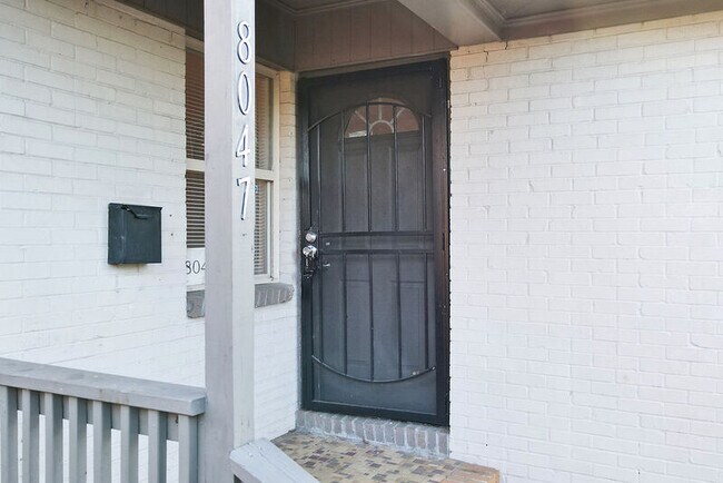 Building Photo - 8047 2nd Ave S